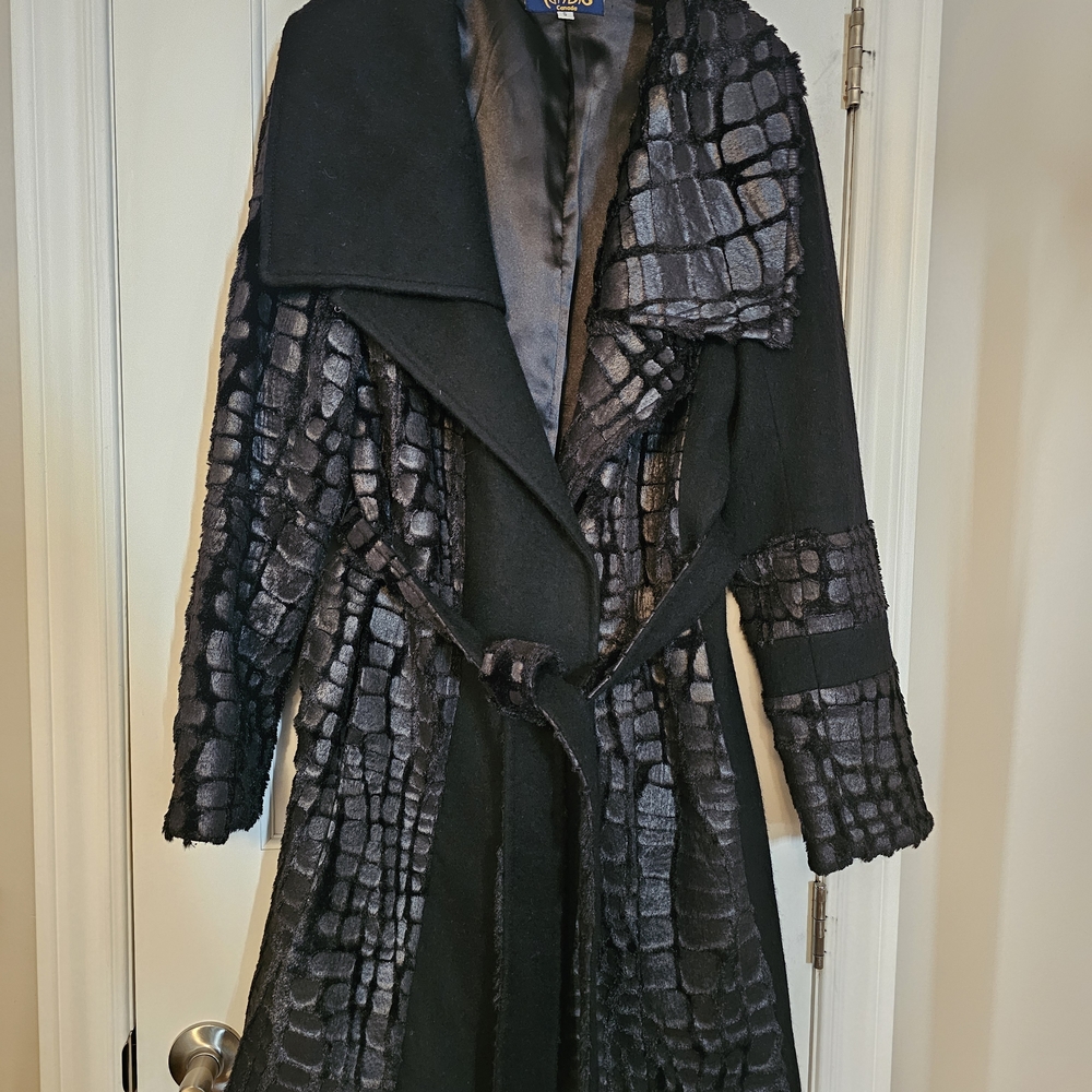 Elegant Black Textured Women's Coat